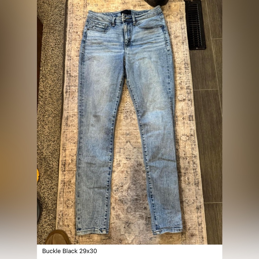 Buckle black skinny jeans, size 29x30c skinny fit, light wash